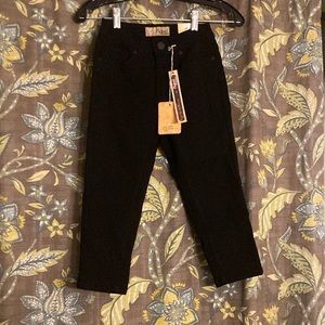 Hybrid & Company Womens Hyper Stretch Denim Capri Jeans